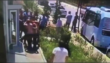 İstanbul'da minibüsçülerin silahlı kavgası kamerada