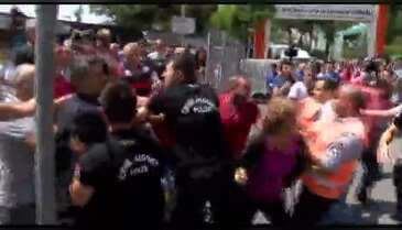 Yaralı yakınları arasında gerginlik