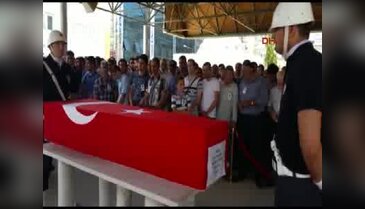 Diyarbakır Dicle'de şehit olan polis memuru Mustafa Yıldırım son yolculuğuna uğurlanıyor