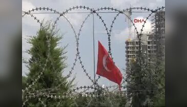 Milli yas nedeniyle bayraklar yarıya indirildi
