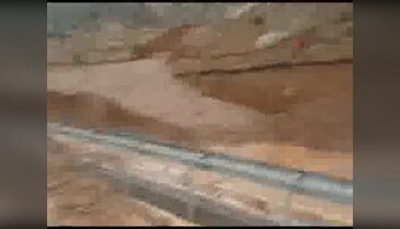 Şiddetli yağmur yüzünden toprak kaydı, karayolu kapandı