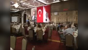 İzmir'de Emniyetten çocuklara ve yaşlılara iftar