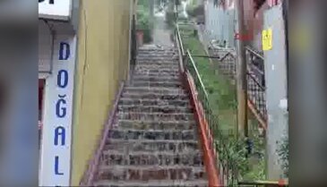 Zonguldak'ta yağmur vatandaşları hazırlıksız yakaladı