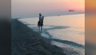 Antalya'da at üzerinde gündoğumu keyfi