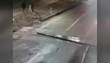 Zonguldak'ta 2 kişinin öldüğü tren kazası güvenlik kamerasında