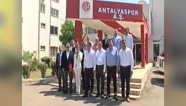 Antalyaspor Başkanı Öztürk Eto'o ve Morais takımda kalacak