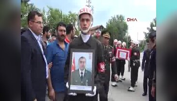 Şehit komando uzman çavuş Kürtçe ağıtlarla uğurlandı