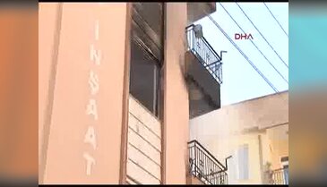 Antalya'da evinin yanışını ağlayarak izledi