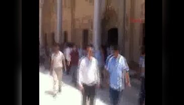 Adana'da cuma namazında bomba şüphesiyle cami boşaltıldı  - 1