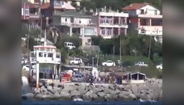 Çanakkale'deki feribot kuyruğu bu bayram da değişmedi