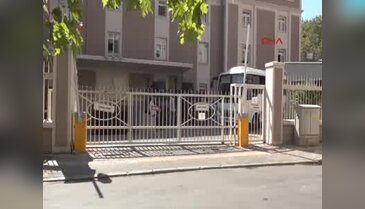İzmir'de 4 ilçede gözaltına alınan IŞİD zanlıları, adliyeye gönderildi
