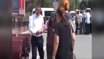 Trafik kazasında ağır yaralanarak hayatını kaybeden polis gözyaşlarıyla uğurlandı