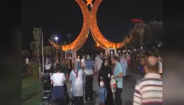 Darıca sahilindeki sokak iftarına 20 bin kişi katıldı