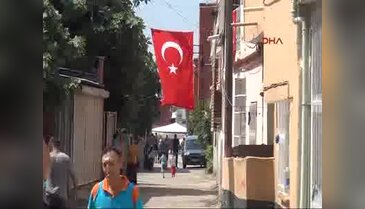 Adana'daki baba evine ateş düştü