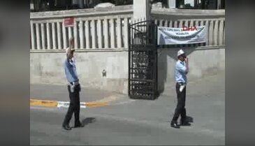 Cumhurbaşkanı Erdoğan anne ve babasının mezarlarını ziyaret etti