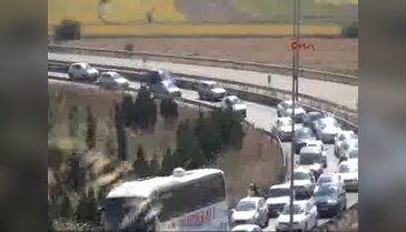 Bursa'da bayram trafiği seyyar satıcılara yaradı