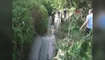 Kavga ettiği kişi tarafından Kurbağalıdere'ye atılan adamın ayak bileği kırıldı