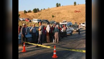 Kazayı duyan koştu, olay yerinde araç kuyruğu oluştu