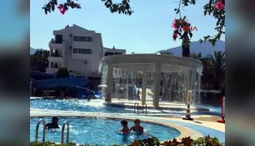 Otel havuzunda vakum borusuna ayağı sıkışan çocuk boğuldu