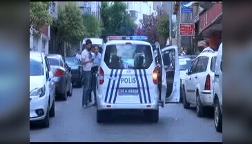 Kağıthane'de polis aracına ateş açıldı - 1