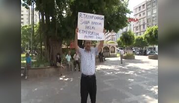 Adana'da tek kişilik protesto