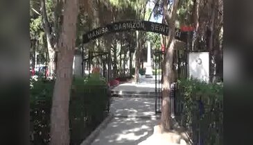 Manisalılardan arife günü kabir ziyareti