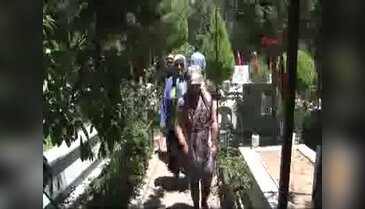 Bayram öncesi Kadifekale Şehitliği'nde acı buluşma