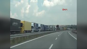 Edirne Kapıkule'de kuyruktaki tır sürücülerin isyanı