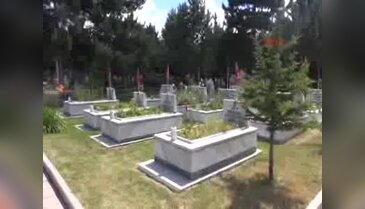 Şehitlikte, hüzünlü 'Arife' ziyareti