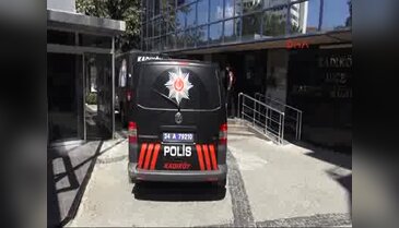 Kadıköy'de lüks otomobil makyajıyla uyuşturucu servisi