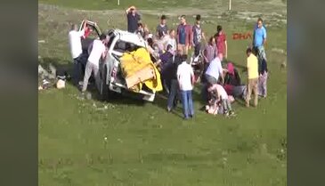 Ovit Yaylası'nda kamyonet takla attı: 6 yaralı