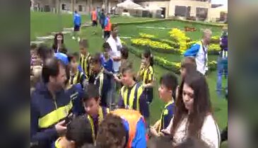 Fenerbahçe'de teknik heyet ile basın mensupları maç yaptı