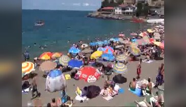 Zonguldak'ın mavi bayraklı plajı Kapuz, bayramda doldu taştı