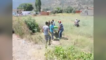 Yol kenarında yürüyen kadına kamyon çarptı: 1 ölü