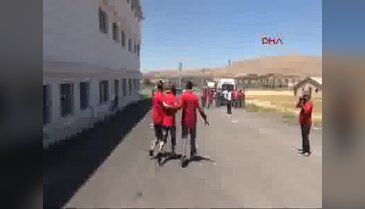 Elazığ'da mobilya mağazasında yangın 11 kişi dumandan etkilendi - 3