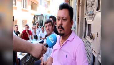 Kendilerine verilen sahte dolarları sokak ortasında yaktılar