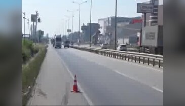 Bursa İnegöl'de saman yüklü TIR böyle devrildi