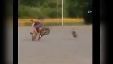 Motosiklet kendi kendini imha etti
