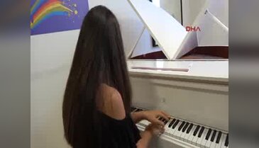 Bursalı Yeşim, Paris'teki müzik yarışmasında birinci oldu