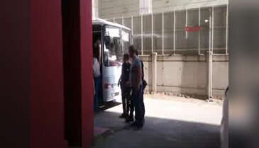 Kaçak sigara operasyonunda zanlılar adliyeye sevk edildi