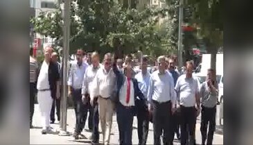 Gaziantep'te muhtarlar promosyonlu maaşlarını çekti