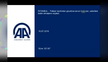 Polisler tarafından gözaltına alınan komutan