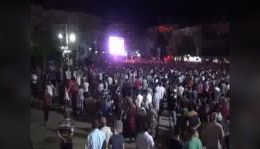 Konya, Aksaray ve Karaman'da halk darbe girişimine karşı meydanlarda toplandı
