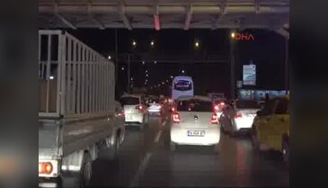 Bursa'da binlerce kişi sokağa döküldü - 1