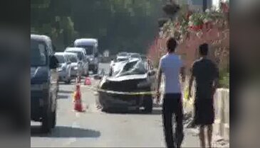 Otobanda terk edilmiş tanklarla fotoğraf çektirdiler