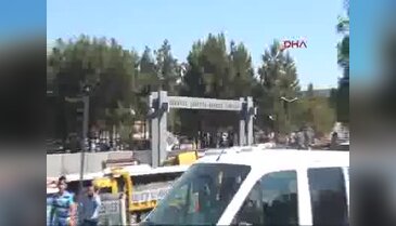 Gaziantep'te 5'inci Zırhlı Tugay çıkışı iş makineleriyle kapatıldı