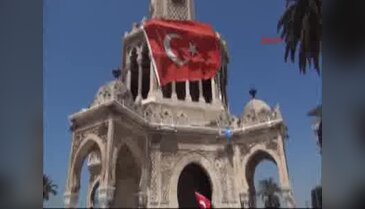 İzmir'deki tarihi Saat Kulesi'nde ağır hasar