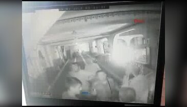 Polatlı'da halk Topçu Okulu'na yürüdü, camiye giren Yarbay kaçtı