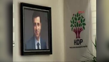 Demirtaş; Demokrasinin sokakta olduğu darbe girişimiyle bir kez daha teyit edildi  - 1
