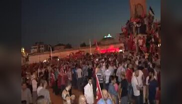 Taksim Meydanı'nda coşkulu kalabalık - 1